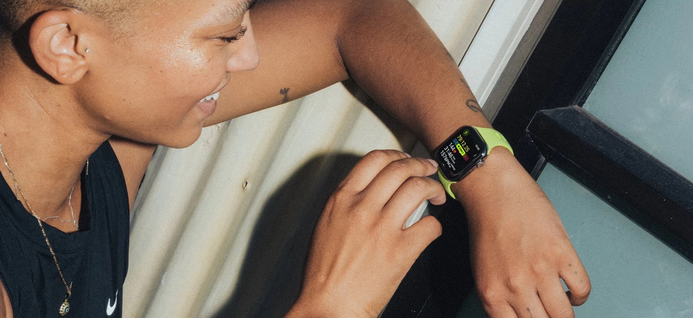 Band-Band Tempo Apple Watch strap, Nomad colourway, worn on the wrist